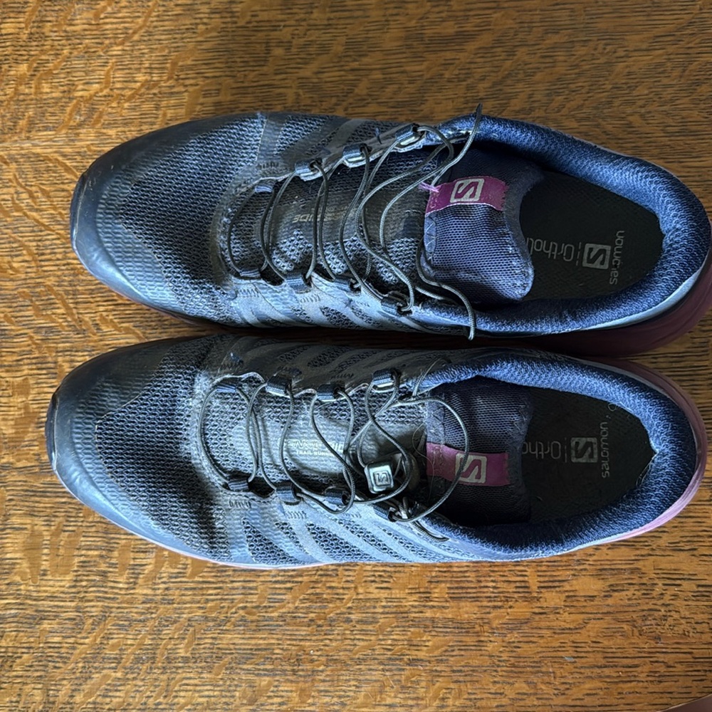 Salomon women’s vibe running shoe